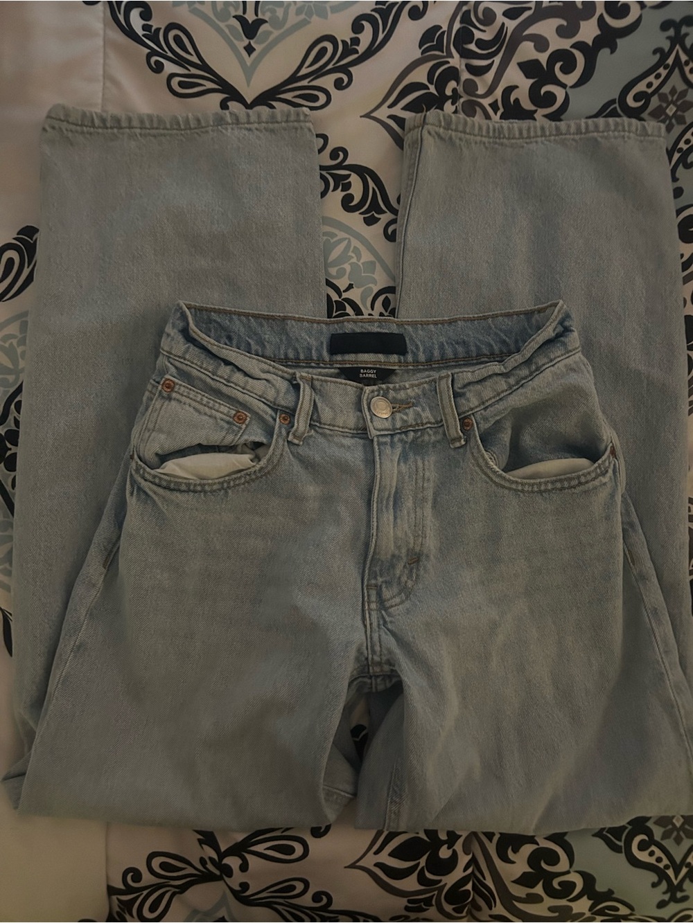 Aeropostale Lowrise Baggy Barrel Jeans